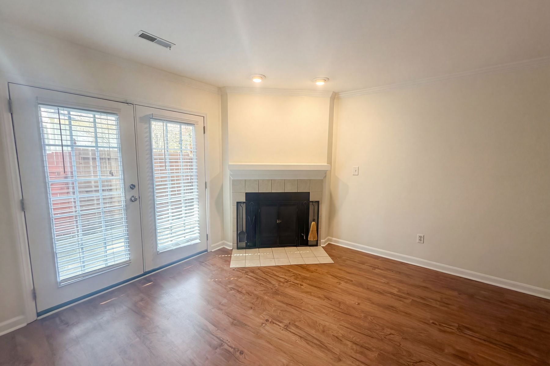 Property photo 3 of 5621 Split Oak Way