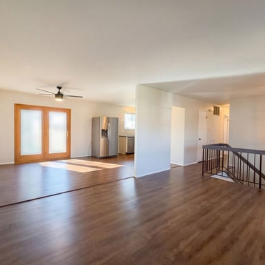 Property photo 3 of 27 Glenna Dr