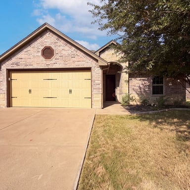 Property photo 1 of 120 Donna Cir