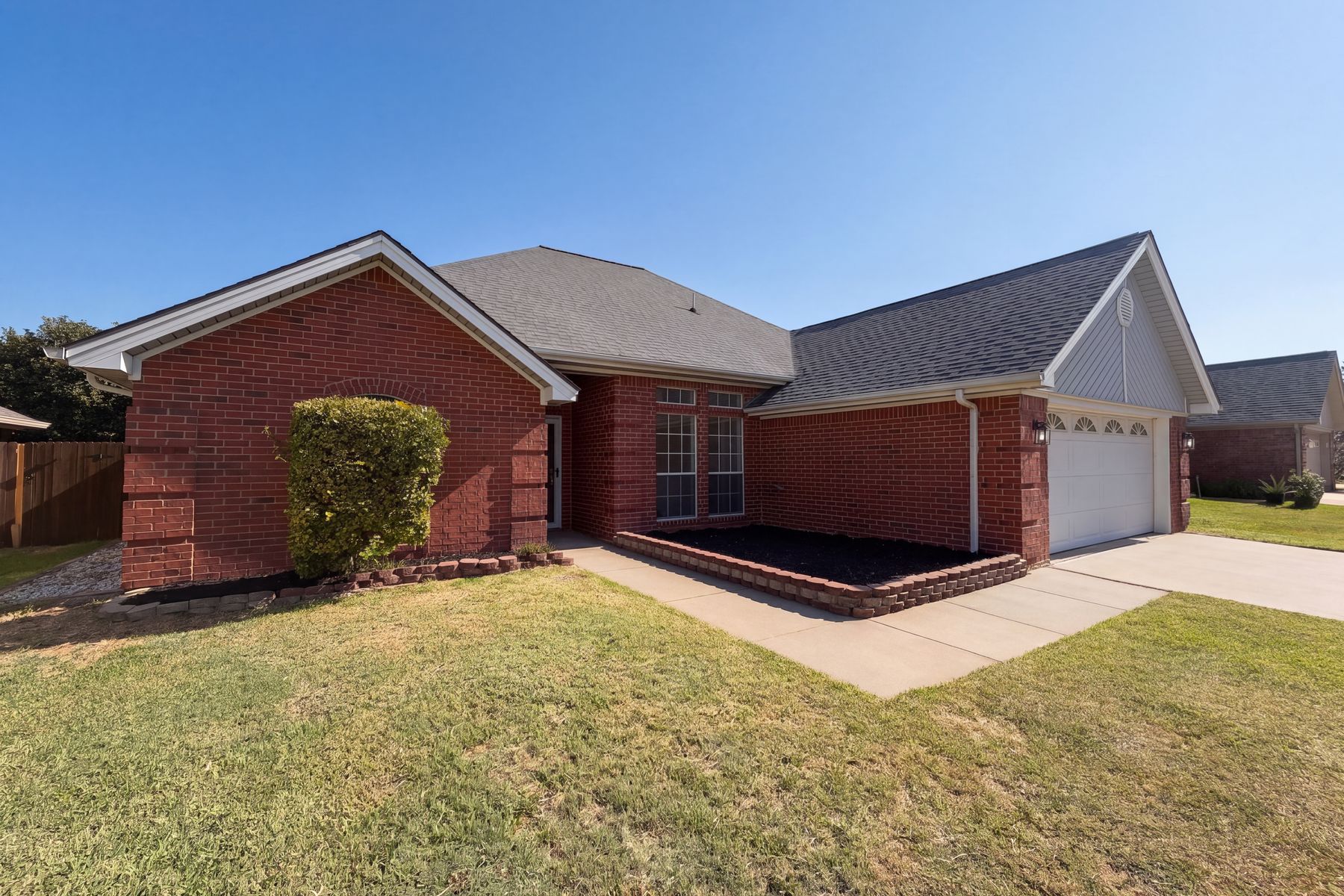 Photo 2 of 27 of 6037 Sundown Dr, Watauga, TX