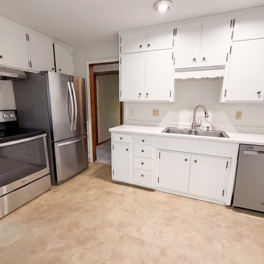 Property photo 2 of 973 Bidwell St