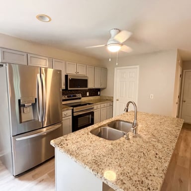 Property photo 2 of 2566 Brookforest Ct