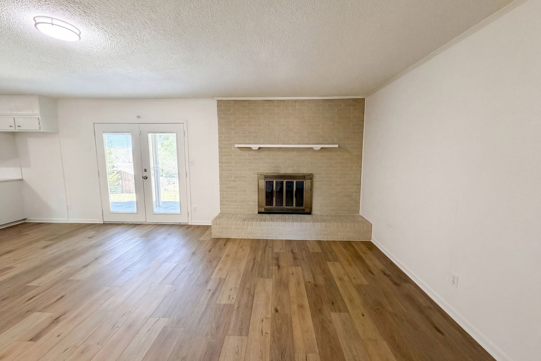 Property photo 3 of 607 State St