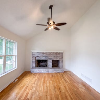 Property photo 3 of 1706 N Lazy Branch Rd