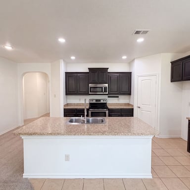 Property photo 2 of 1108 Edgewater Dr