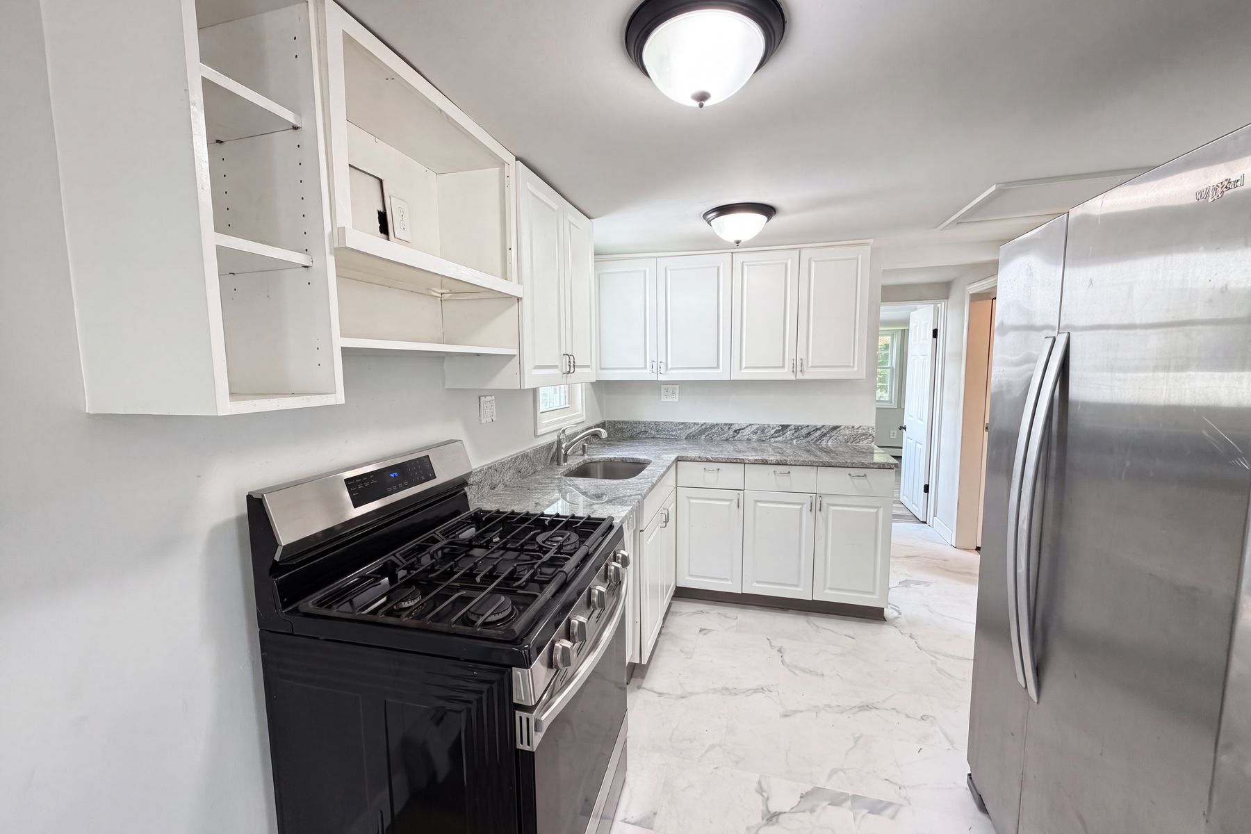 Photo 2 of 13 of 936 Grove Ave, Laurence Harbor, NJ