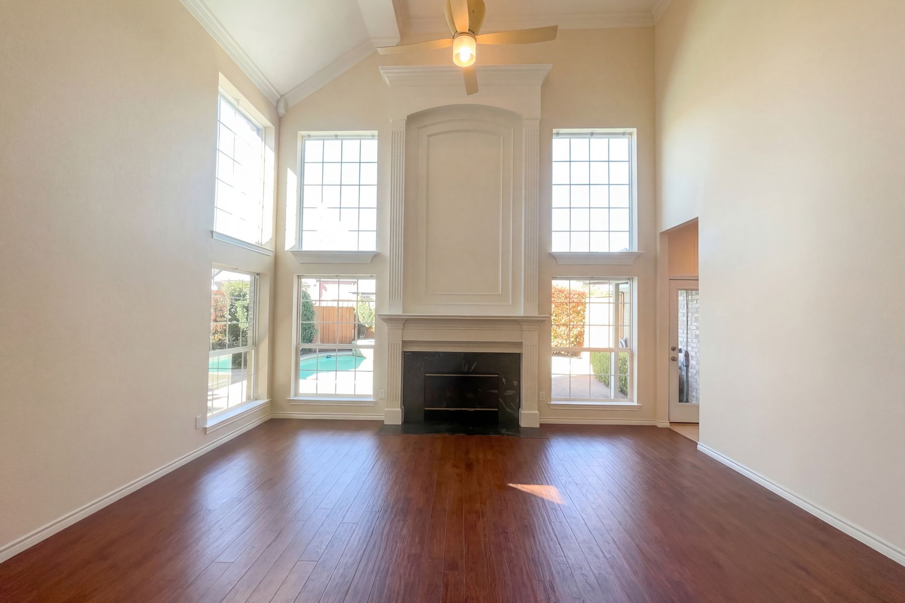 Property photo 3 of 2741 Barrington Dr