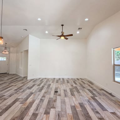 Property photo 3 of 8747 W Lone Cactus Dr