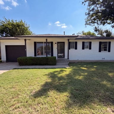 Property photo 1 of 1213 S Ridgeway Dr