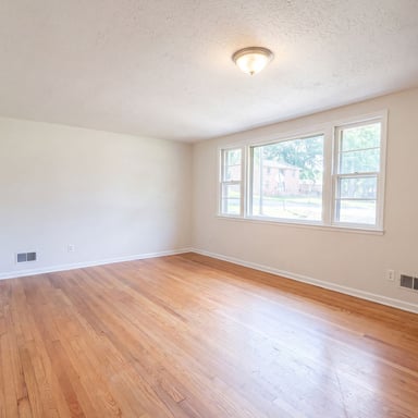 Property photo 3 of 20 Moonglo Cir