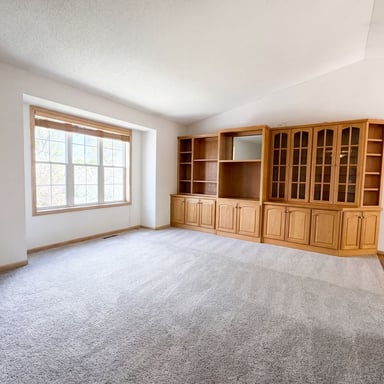 Property photo 3 of 14734 Yosemite Ave S