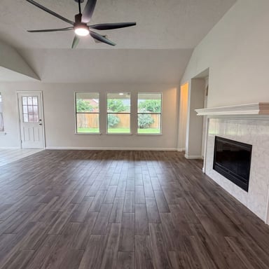Property photo 3 of 2127 Hannover Way