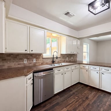 Property photo 2 of 11614 Mile Dr