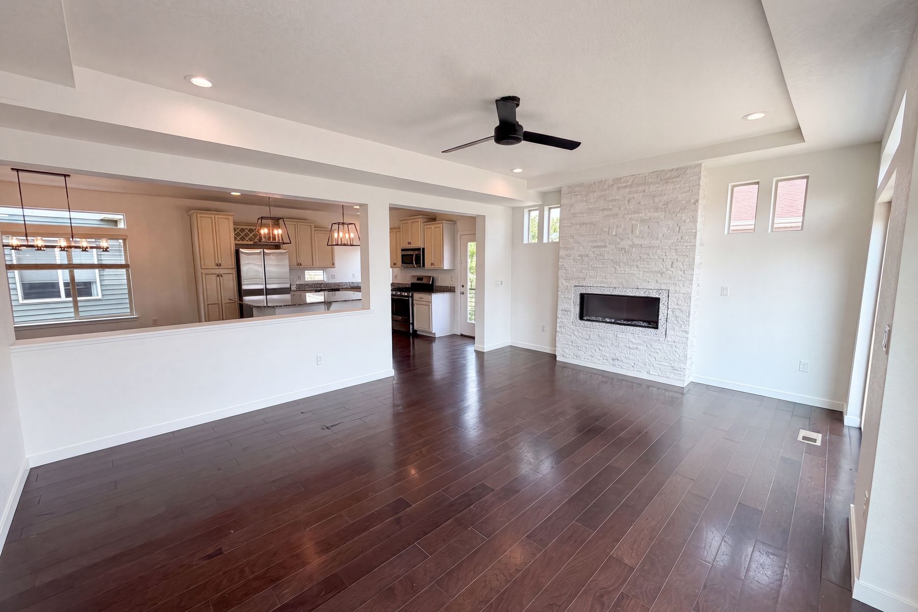 Property photo 3 of 4404 Elegant St