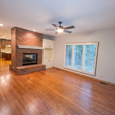 Property photo 3 of 945 N Woodridge Ct
