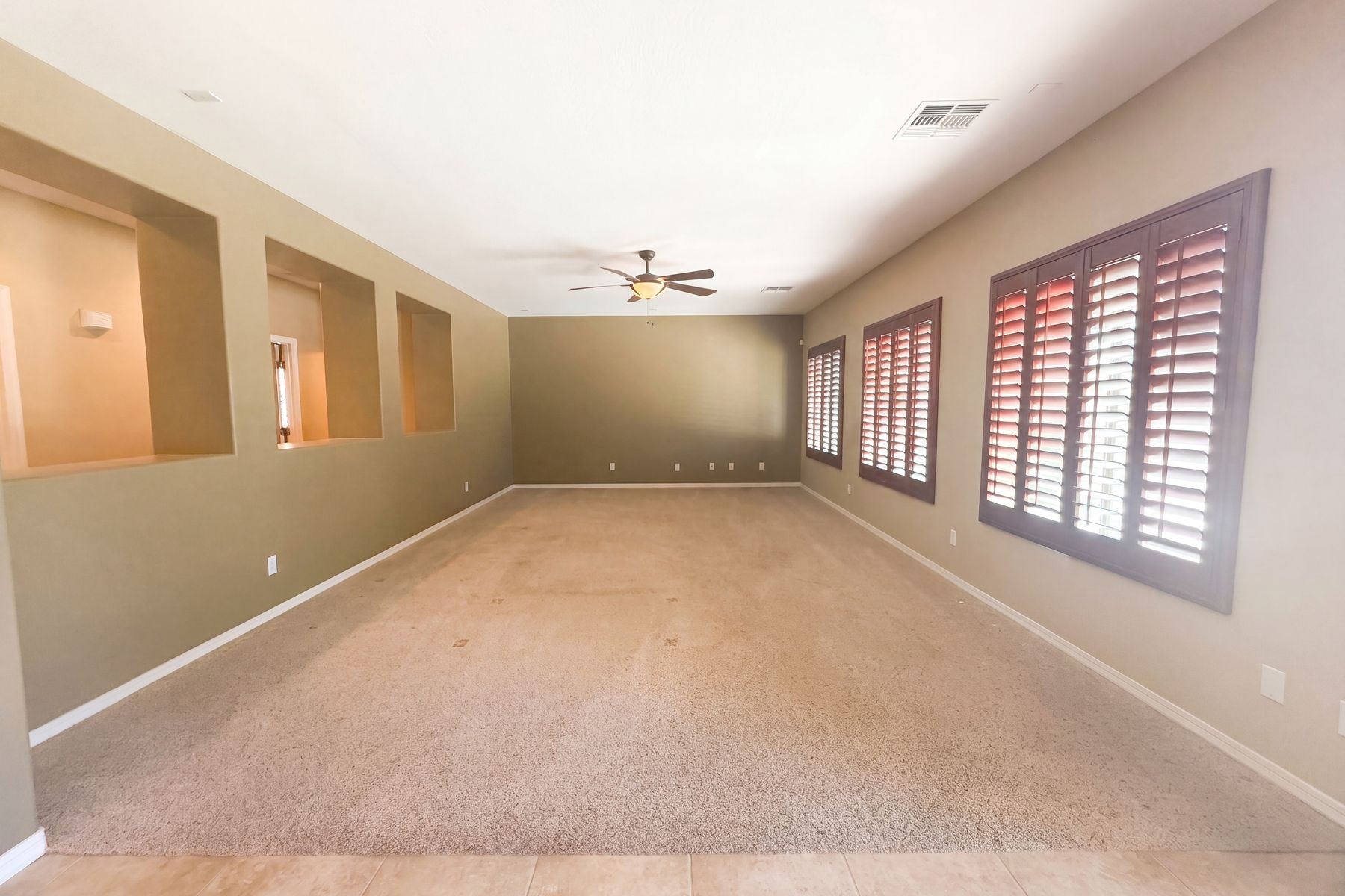 Property photo 3 of 7533 W Rushmore Way