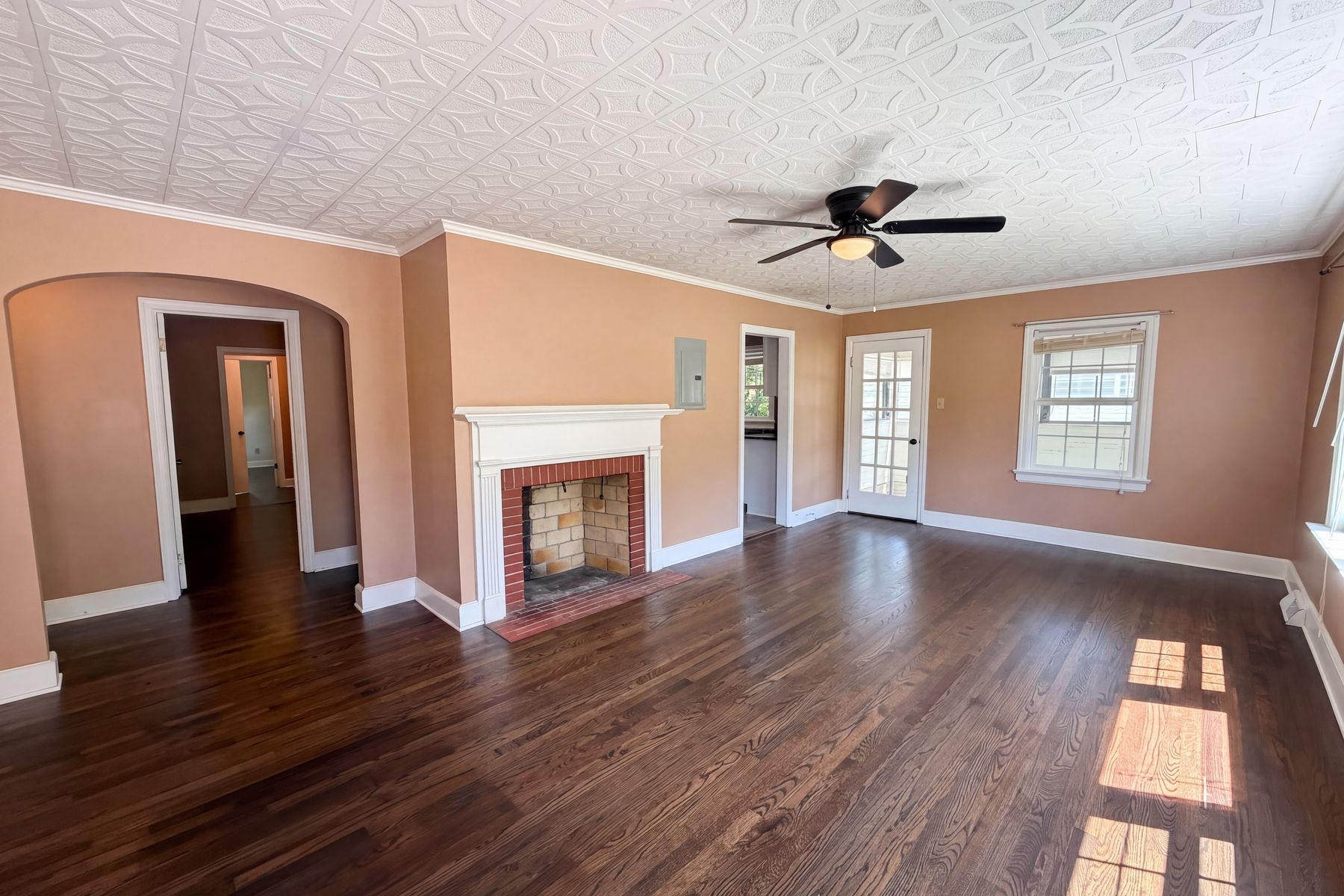Property photo 3 of 127 Nelson St