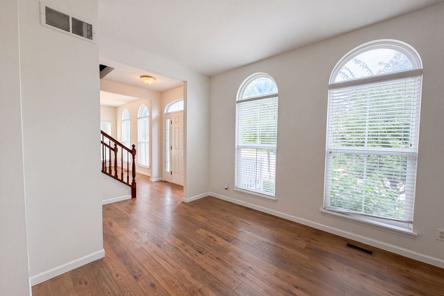 Property photo 3 of 2556 Viola Gill Ln