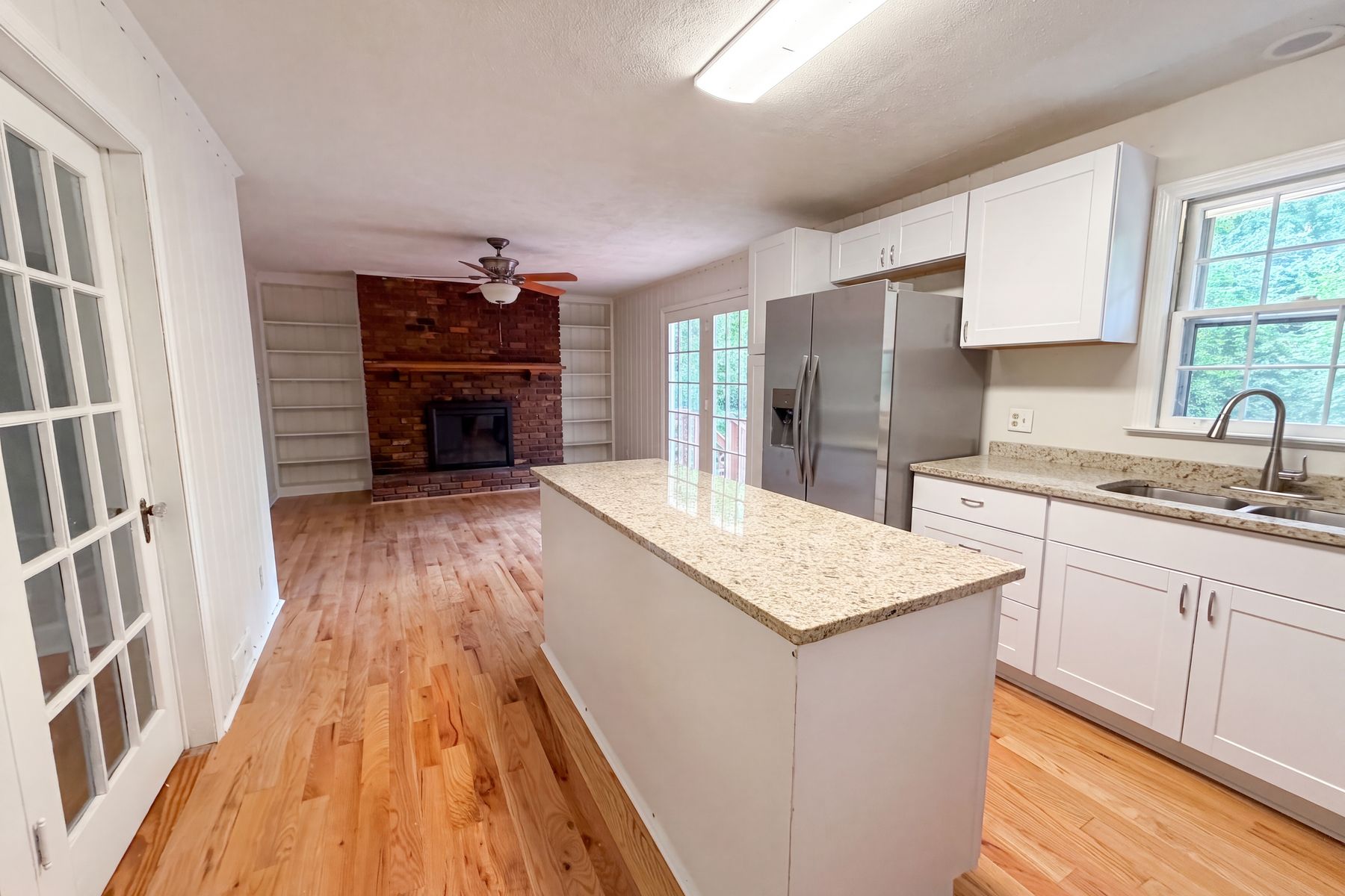 Property photo 3 of 5148 Clearview Dr