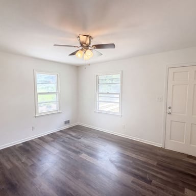 Property photo 3 of 3119 Holbrook Dr SW
