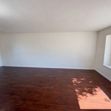 Property photo 3 of 4948 Dewey Dr