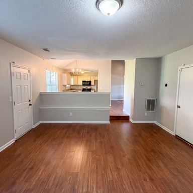Property photo 3 of 3045 Stonebridge Creek Dr