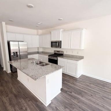 Property photo 2 of 96 Silver Birch Pass