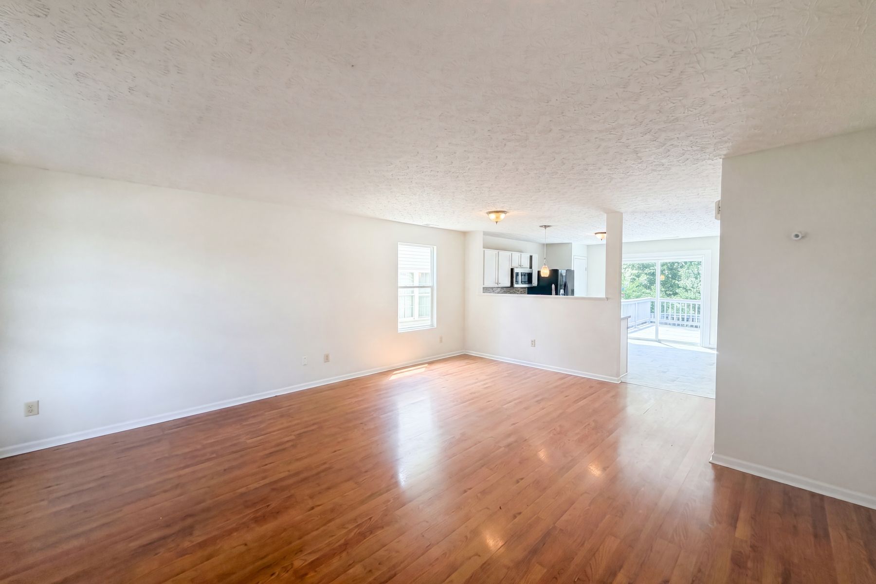 Property photo 3 of 4625 Kenross Dr