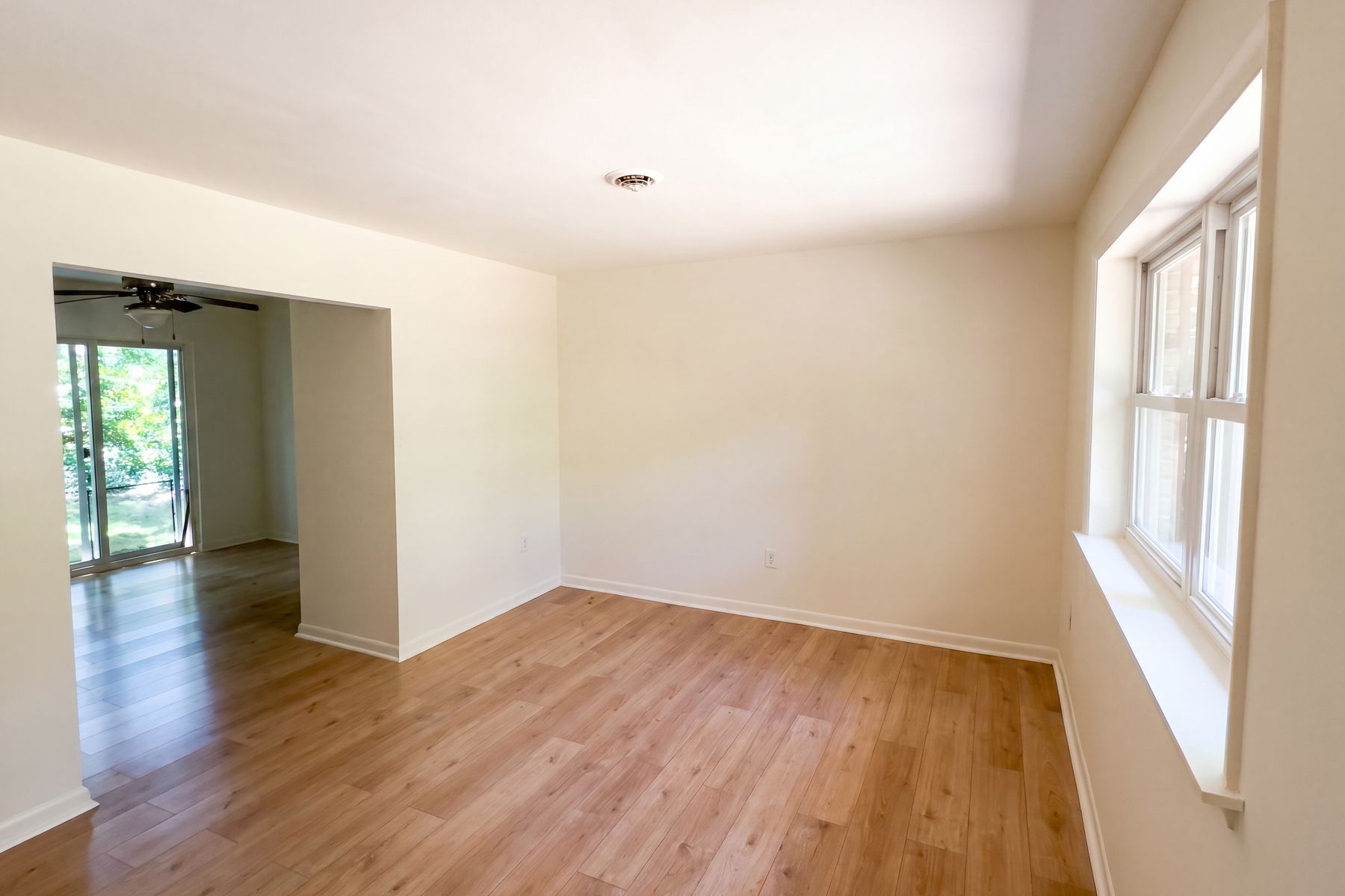 Property photo 3 of 7307 E Ranier Dr