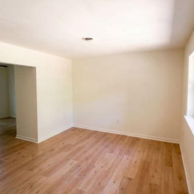 Property photo 3 of 7307 E Ranier Dr