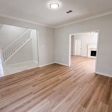 Property photo 3 of 317 Riverwalk Ln