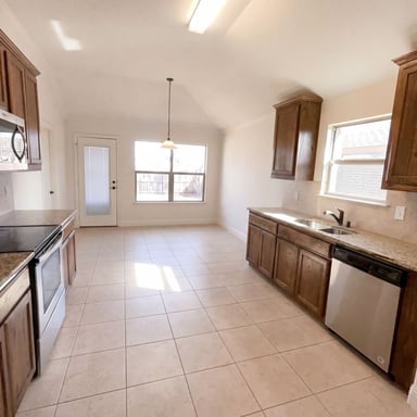 Property photo 2 of 4522 Mariner Dr