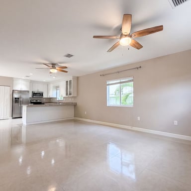 Property photo 3 of 17 Lakeview Dr
