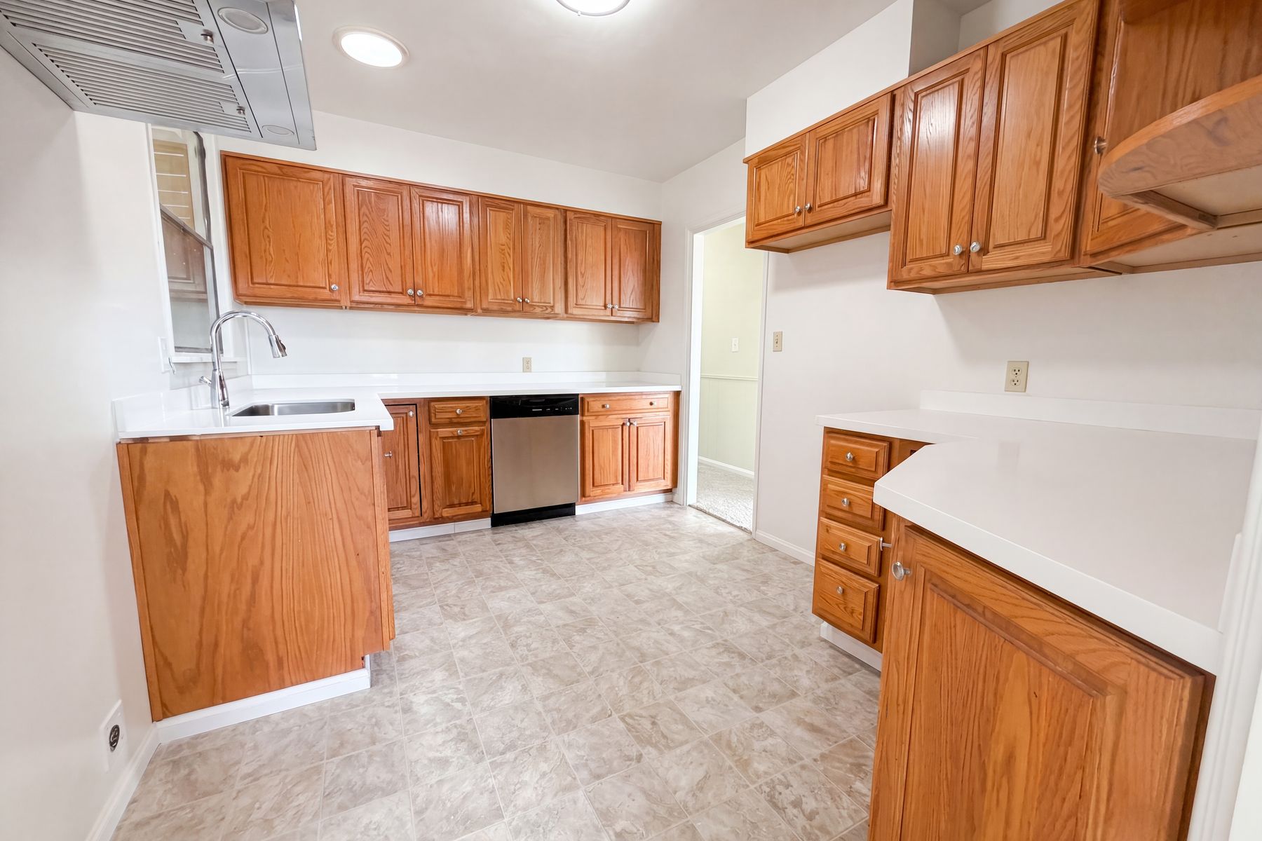 Photo 2 of 19 of 625 Woodlawn Ave, Chula Vista, CA
