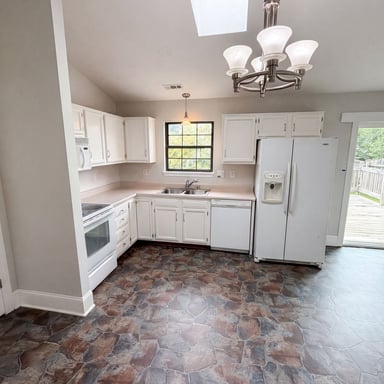 Property photo 2 of 8058 Cherrybark Dr