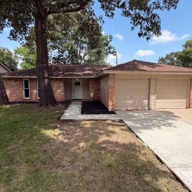 Property photo 1 of 17110 Golf Club Dr