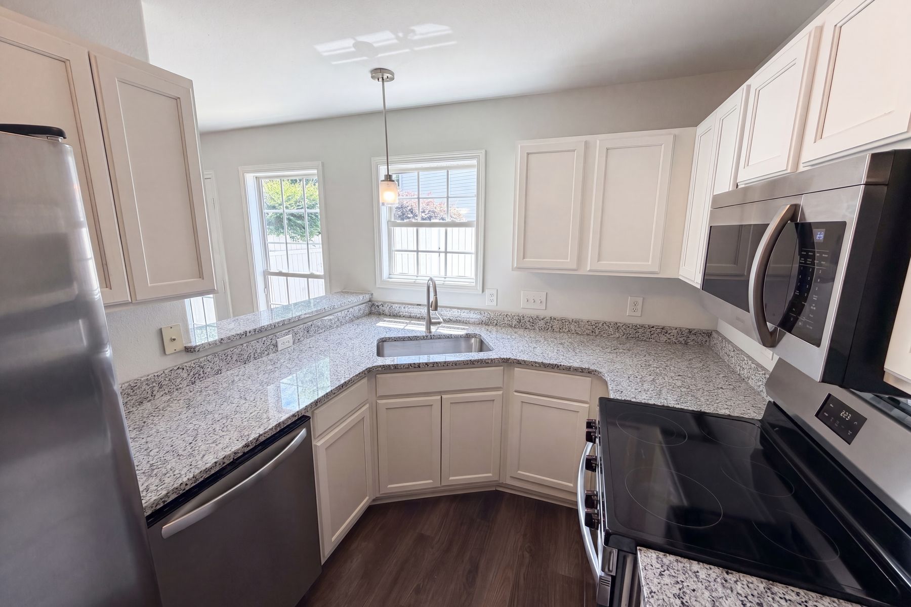 Photo 2 of 21 of 3831 Mohawk Ct, Charlotte, NC