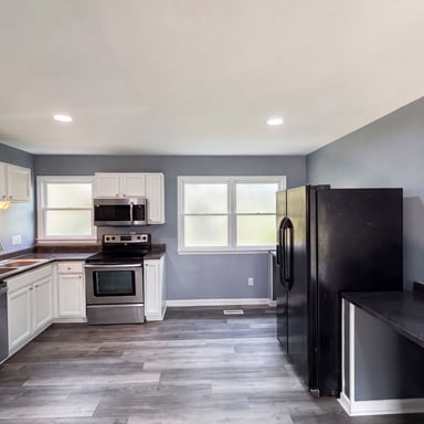 Property photo 2 of 5601 Beaconsfield Rd