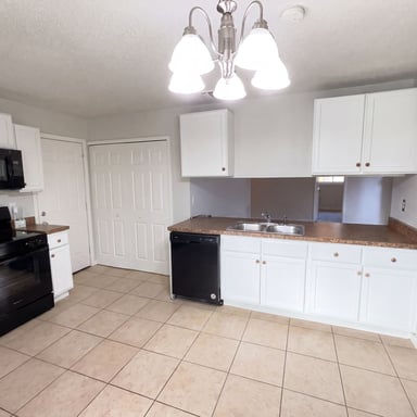 Property photo 2 of 6226 Valley Castle