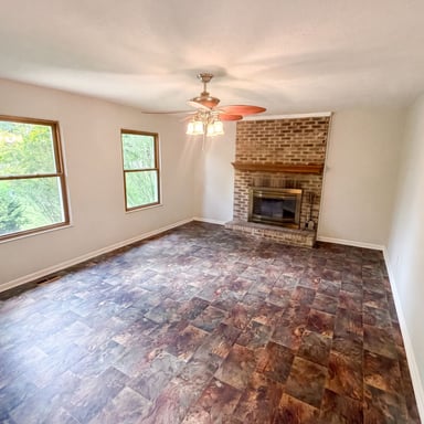 Property photo 3 of 7744 Oakshot Ln