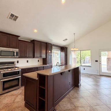 Property photo 2 of 18689 N Miller Way