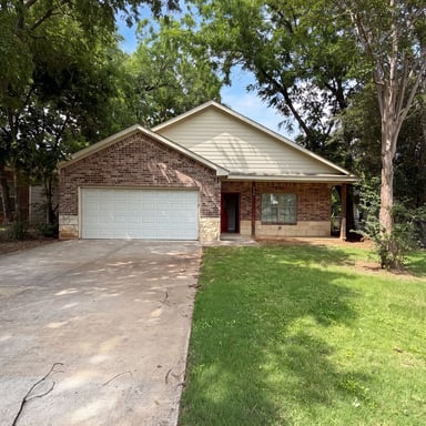 Property photo 1 of 619 E Arlington Ave