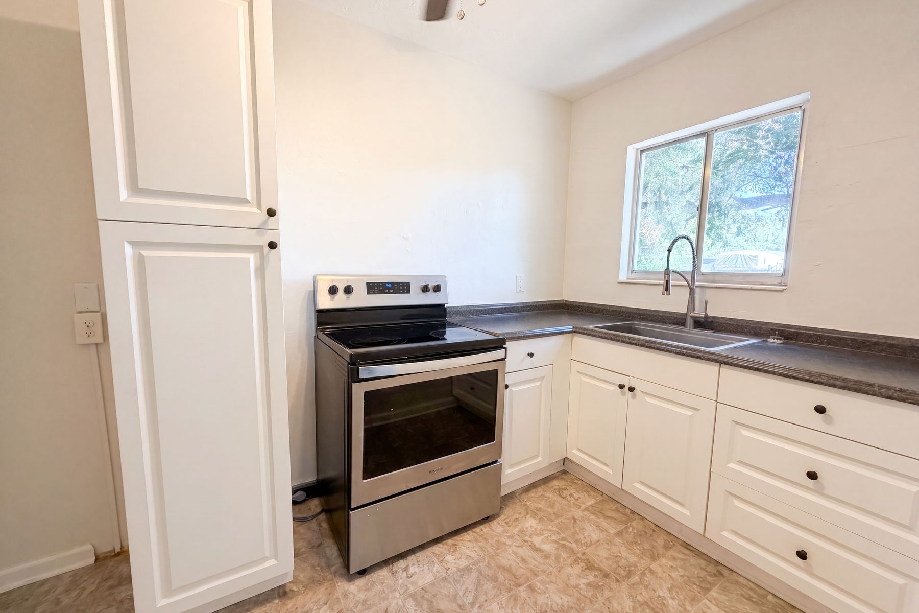 Photo 2 of 18 of 2235 45th Ave N, Saint Petersburg, FL