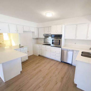 Property photo 2 of 1229 Kirby St NE