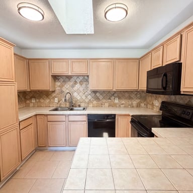Property photo 2 of 10740 Southern Trace Cir