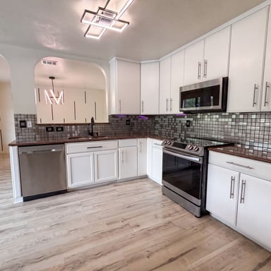Property photo 2 of 10602 Springwood Sq