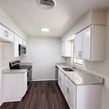 Property photo 2 of 855 Murdock Blvd