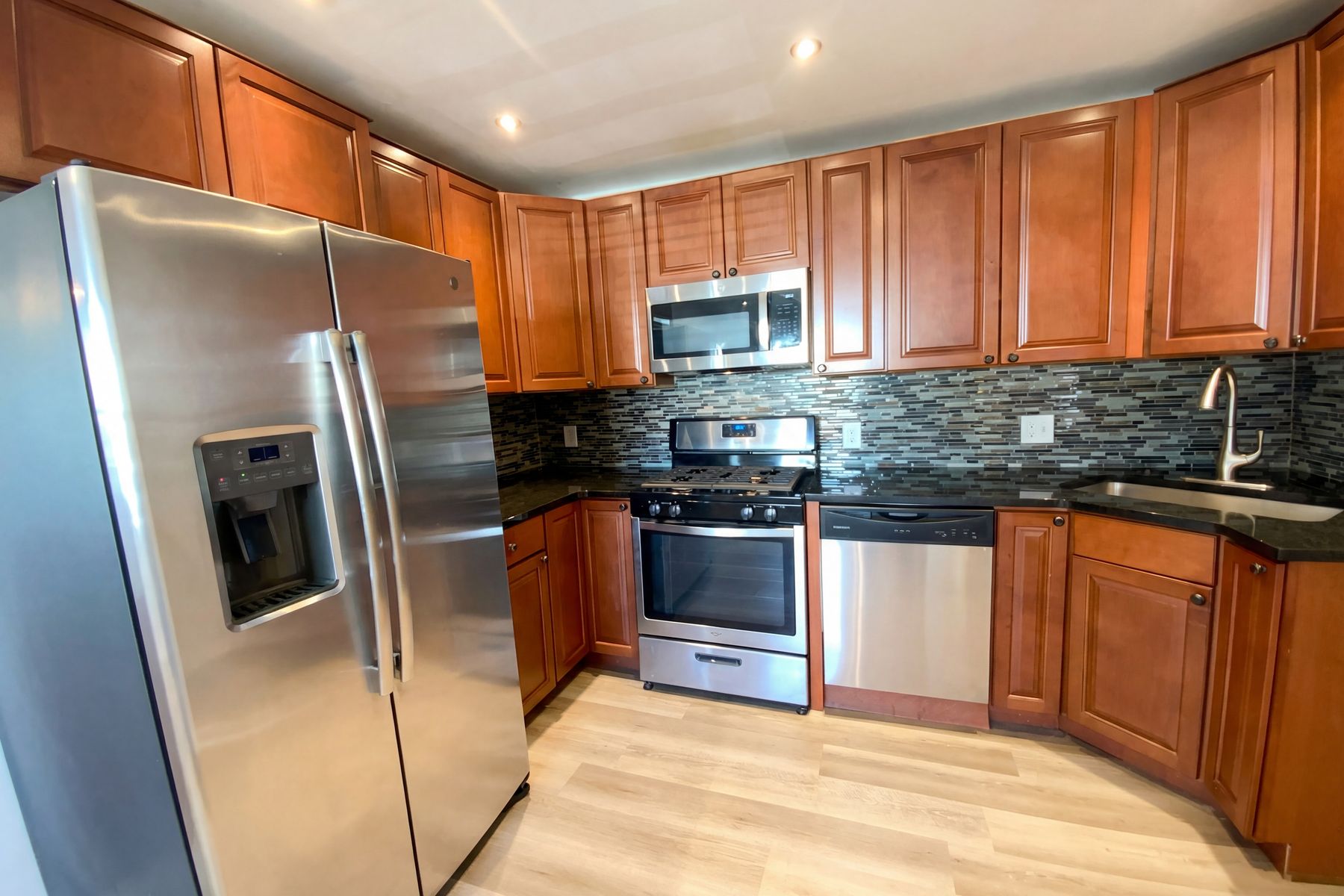 Photo 2 of 17 of 6736 Wise Ave, Saint Louis, MO