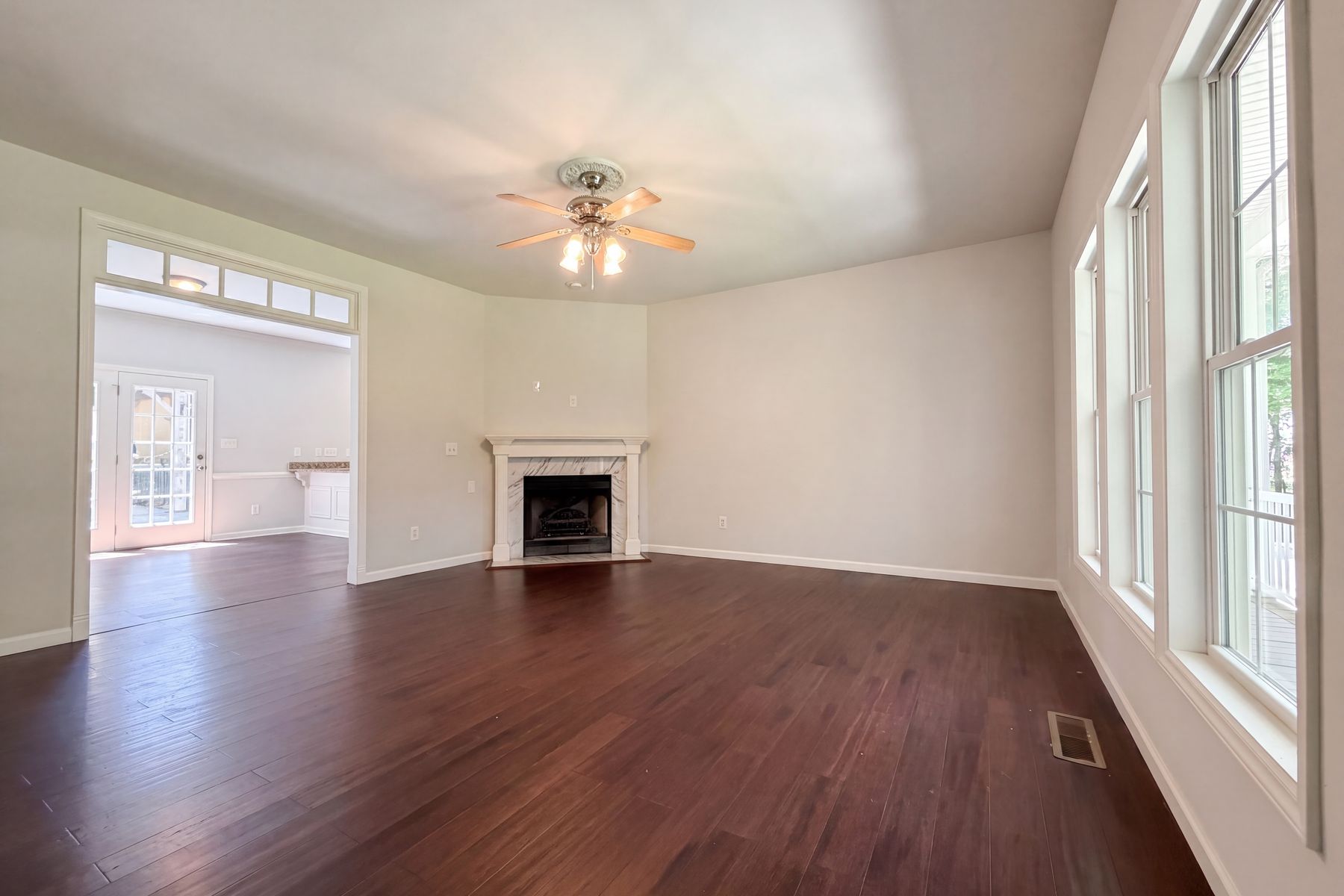 Property photo 3 of 109 Rockrose Ave