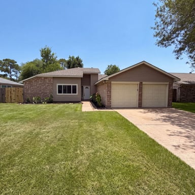 Property photo 1 of 318 Floravista Dr